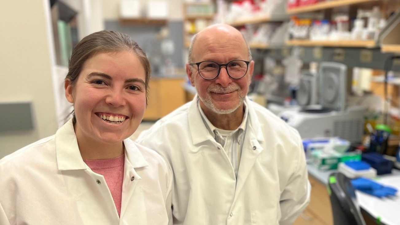 GSBSE student and mentor in the lab