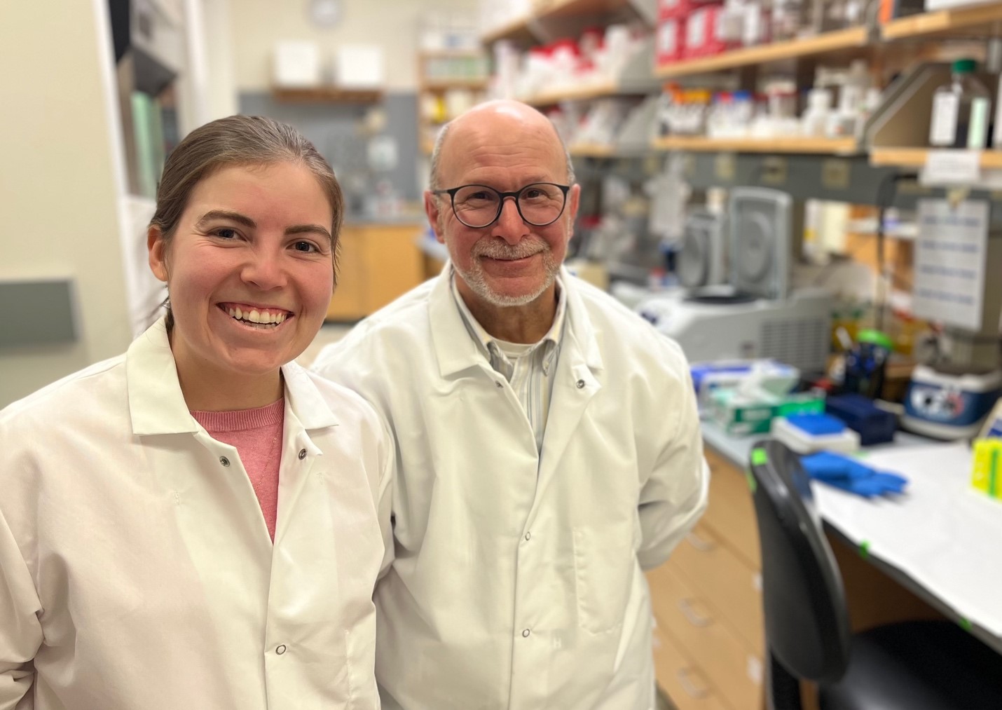 GSBSE student at MHIR, Madeleine Nowak with her mentor, Dr. Robert Koza